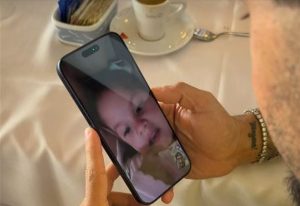 Zé Felipe faz chamada de vídeo para parabenizar Maria Flor pelos 3 anos de vida