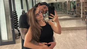 Gabriel Medina e a namorada Isabella Arantes anunciam gravidez do primeiro filho