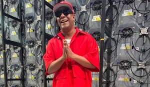 Vocalista da banda Psirico e amigos destroem apartamento alugado em SP