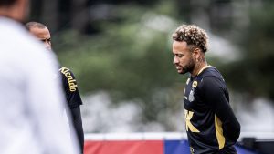 Com dores no joelho, Neymar desfalca o Santos contra o Internacional
