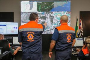 Assinatura de convênio do Governo de São Paulo para obras de infraestrutura e redução de riscos em municípios.