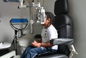 Projeto leva atendimento oftalmológico gratuito à UME Eunice Caldas, em Santos