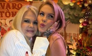 Bárbara e Monique Evans fazem as pazes e comemoram juntas o aniversário dos gêmeos