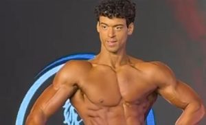 Filho de Xandy e Carla Perez se dedica ao fisiculturismo e vence campeonato
