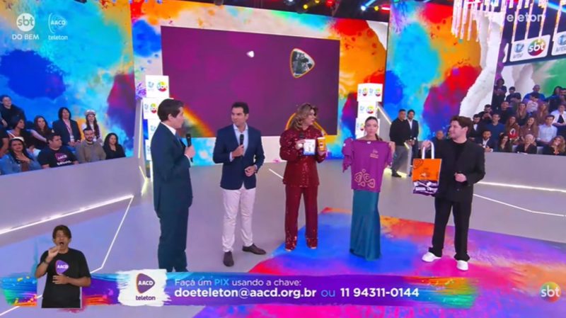 Desafio Teleton VTV arrecada R$ 200 mil e tem cheque entregue por Marcus Mansur no palco do SBT