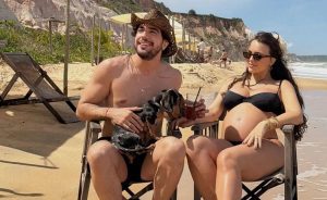 Nathanzinho e Rafa Kalimann curtem viagem antes da chegada de Zuza