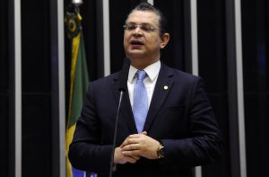 Deputados do PL são alvos da PF; operação investiga desvio de cota parlamentar