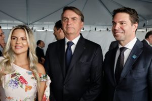 Aliado condenado de Bolsonaro deixou o Brasil de forma clandestina, diz PF
