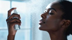 Leves, frescos e democráticos: por que o body splash está em alta e virou mania