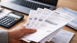 Como se preparar para as contas do início do ano e evitar dívidas