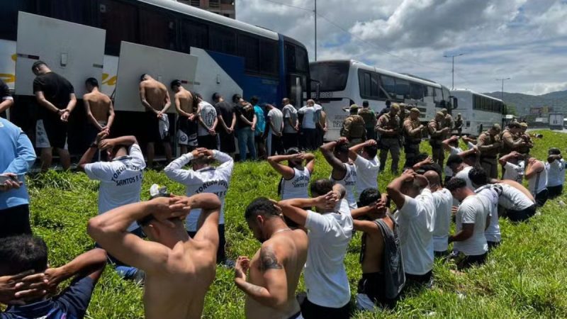 Torcedores do Santos e Internacional se envolvem em confusão na BR-101