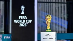 Taça da Copa do Mundo da Fifa simbolizando o aumento da premiação financeira para seleções participantes.