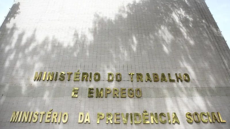 PF prende secretário-executivo da Previdência em operação contra fraudes no INSS