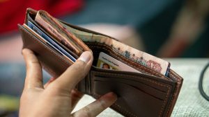 Serasa faz alerta: 18 milhões de brasileiros têm dívidas e nem sabem; veja se você é um deles