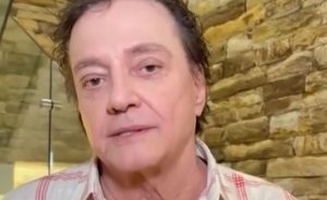 Fábio Jr. mostra cantinho de presentes que ganha de suas fãs