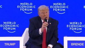 Em Davos, Trump descarta força mas quer negociar a Groelândia