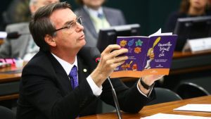 Jair Bolsonaro pede ao STF para reduzir pena da trama golpista com leitura