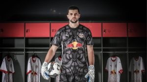 Bragantino anuncia goleiro Tiago Volpi como terceiro reforço para 2026