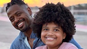 Filha de Leandro, do BBB 26, já se apresentou no SBT e gravou música com Liniker. Foto: Reprodução / Instagram @eulilicarocha