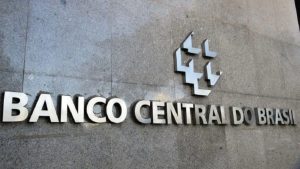 Prévia do PIB surpreende e avança 0,7% em novembro, diz Banco Central