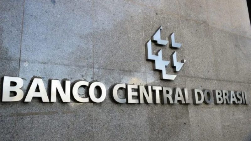 Prévia do PIB surpreende e avança 0,7% em novembro, diz Banco Central