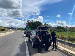 Criminosos rendem e fazem promotor de Justiça de refém em Monte Alegre do Sul