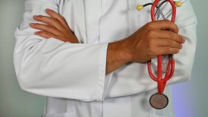 Cursos de medicina da Baixada Santista têm desempenho satisfatório no Enamed