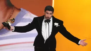 Bad Bunny vence Álbum do Ano com disco em espanhol