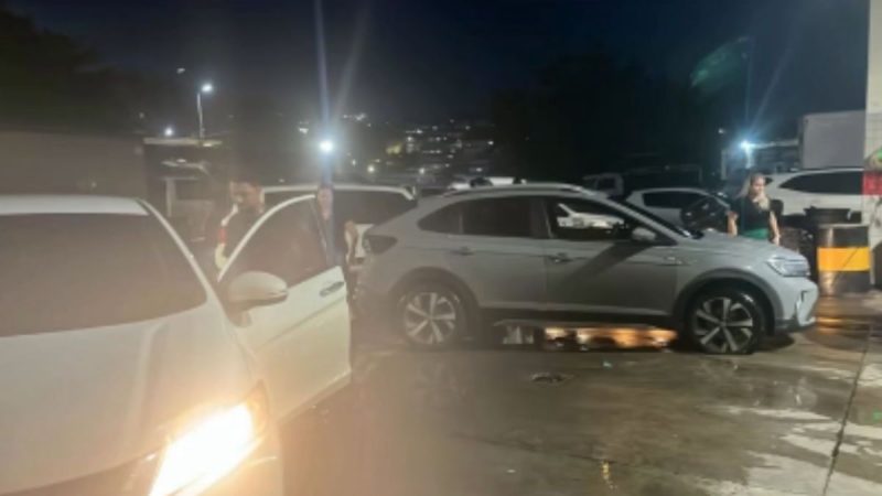 Carros têm pneus furados por “miguelitos” na Fernão Dias
