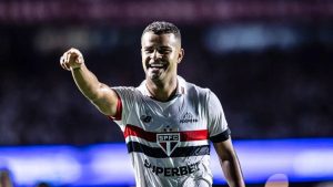Fora dos planos do São Paulo, Alisson entra no mira do Santos