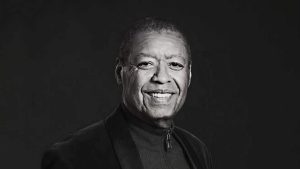 Morre Ron Kenoly, ícone da música gospel, aos 81 anos