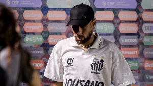 Neymar já treina, mas Santos mantém cautela para retorno do camisa 10