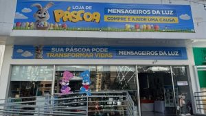 Ovos de chocolate artesanais da Páscoa Solidária do Lar Espírita Mensageiros da Luz em Santos.