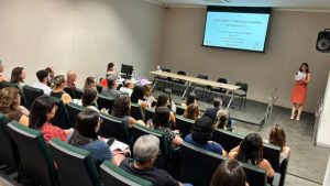 Seminário da Prefeitura de Santos sobre combate à tuberculose e estratégias para ampliar o diagnóstico.