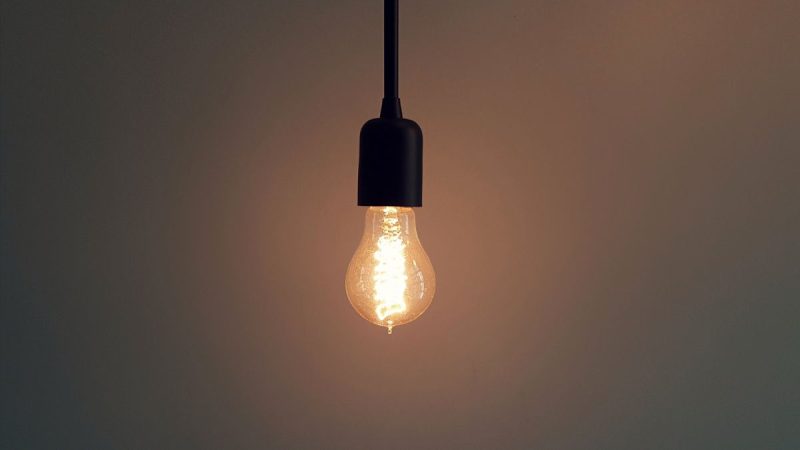 Conta de luz vai aumentar? Aneel prevê aumento acima da inflação em 2026