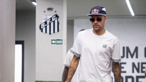 Apresentador Neto critica desempenho de Neymar no programa Os Donos da Bola sobre futuro na Copa do Mundo.