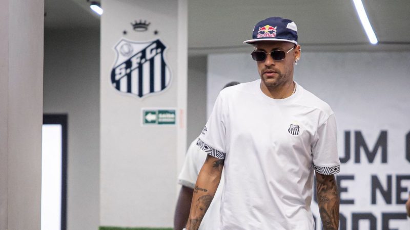 Apresentador Neto critica desempenho de Neymar no programa Os Donos da Bola sobre futuro na Copa do Mundo.