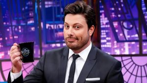 Danilo Gentili renova com SBT por dois anos e faz ‘trollagem’ nas redes sociais