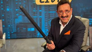 Apresentador Ratinho em estúdio do SBT durante programa que gerou polêmica e comunicado oficial da emissora.