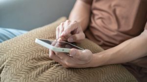 SUS começa teleatendimento gratuito para quem enfrenta problemas com apostas