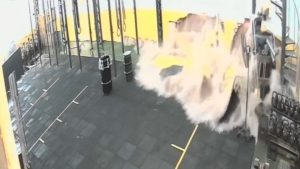 Vídeo mostra momento em que chuva destrói academia em segundos; veja as imagens. Foto: Reprodução / Instagram @yellowmonkeycf