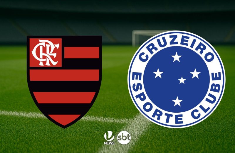 Jogadoras de Flamengo e Cruzeiro em campo pelo Brasileirão Feminino no estádio Luso-Brasileiro.