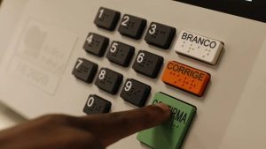 Combate às mentiras sobre o processo eleitoral e desinformação no Dia da Mentira pelo TSE e TRE-SP.