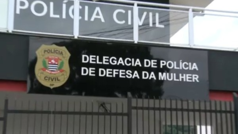Fachada da Delegacia de Defesa da Mulher (DDM) em Atibaia, unidade especializada no atendimento às vítimas no Alvinópolis.