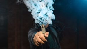 Três em cada dez adolescentes já usaram cigarro eletrônico