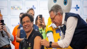 Campanha de vacinação contra sarampo para viajantes da Copa do Mundo 2026 pelo Ministério da Saúde.