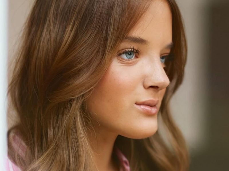 Rafaela Justus exibe resultado de sua segunda rinoplastia e comenta sobre recuperação da cirurgia plástica facial.