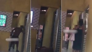 Mulher denuncia pai após flagrante de voyeurismo durante banho com a filha, gerando revolta online.