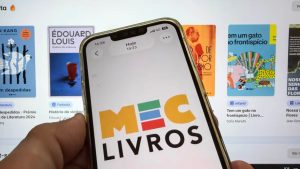 Interface da plataforma MEC Livros exibindo acervo de leitura gratuita do Ministério da Educação via Gov.br.