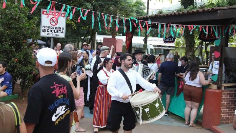 Divulgação da 2ª Festa Portuguesa dos Morros na Lagoa da Saudade, Morro Nova Cintra, Santos.